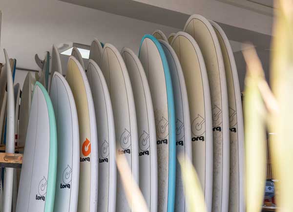 Beim Familien Surfkurs kommt niemand zu kurz